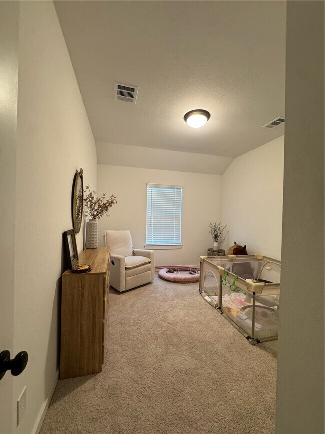 Building Photo - 6630 Escondido Dr