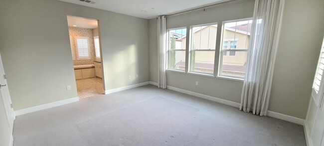 Building Photo - Gorgeous 4 Bedroom Model Home in the Cannery