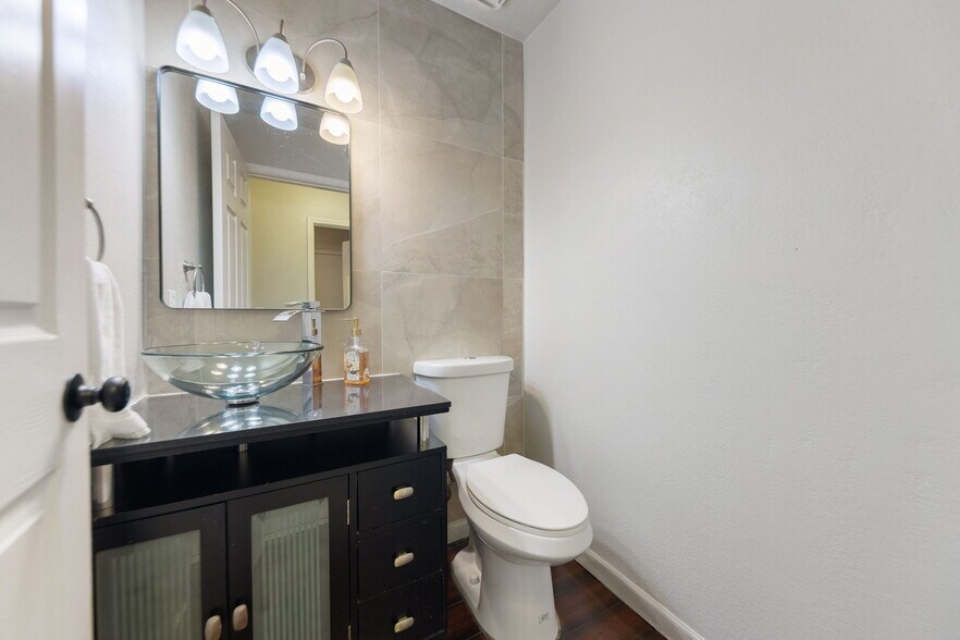 Building Photo - 509 Newberry St