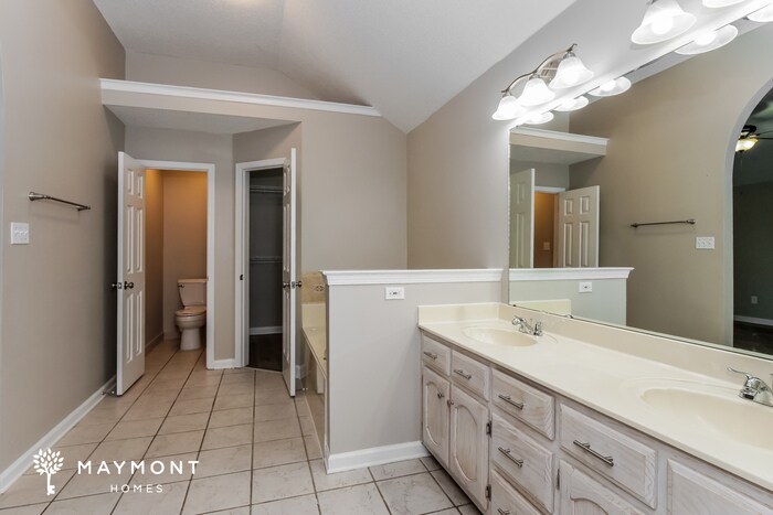 Building Photo - 1875 Carlyn Cove