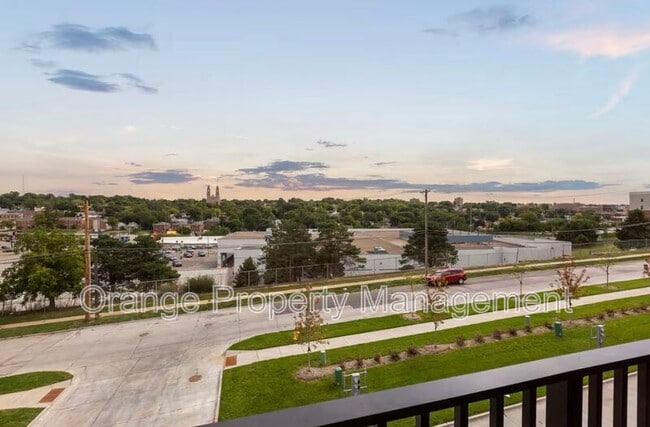 Building Photo - 630 N 46th St