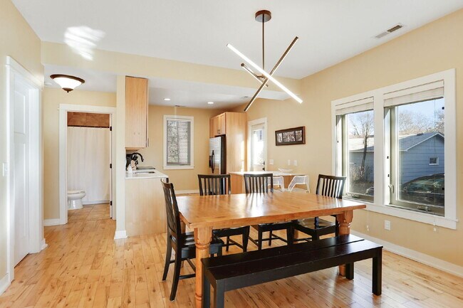 Building Photo - Charming 5-Bed Home with Hardwood Elegance in Minneapolis