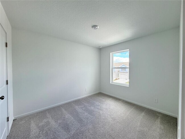 Building Photo - 842 Lynx St