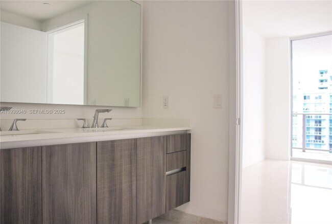 Building Photo - 488 NE 18th St