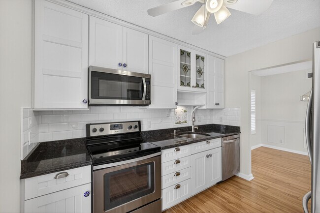 Building Photo - 1071 Sugar Sands Blvd