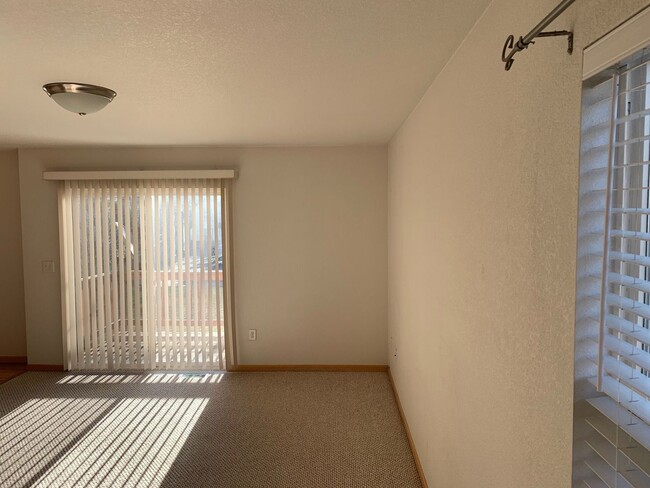 Building Photo - Nice Townhome in Central Loveland