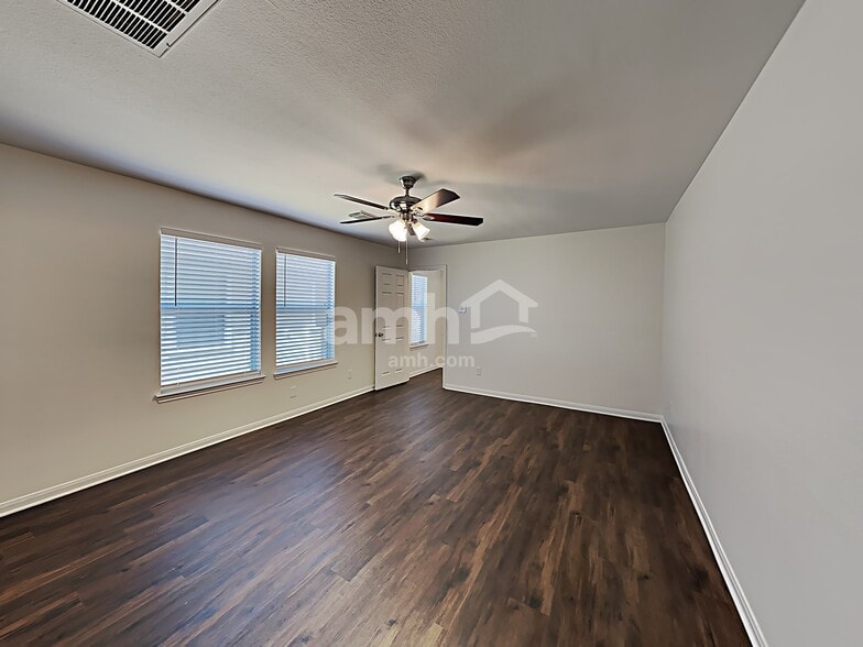 Building Photo - 18011 Shallow Leaf Ln