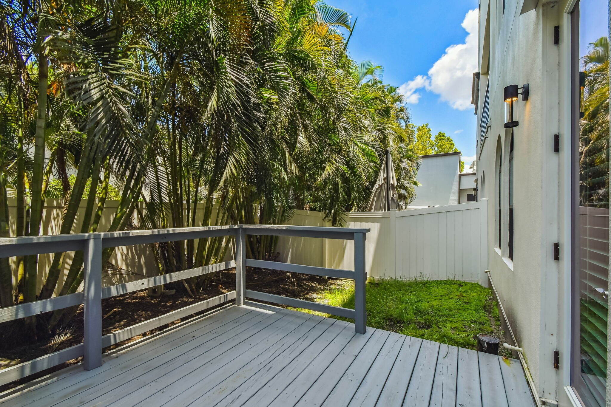 Building Photo - 622 S Matanzas Ave