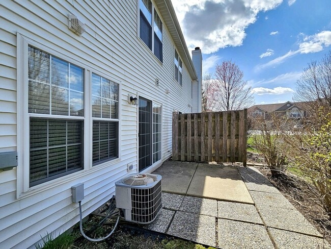 Building Photo - 464 Lancaster Dr