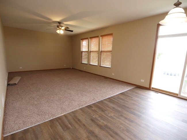 Building Photo - 8116 Bluestem Ave