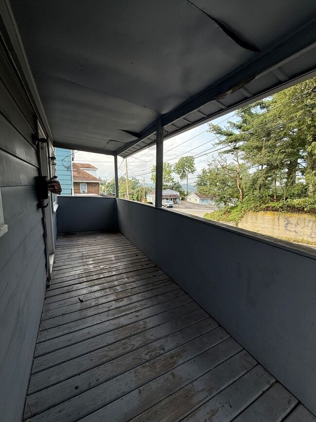 Building Photo - 1006 Willey St