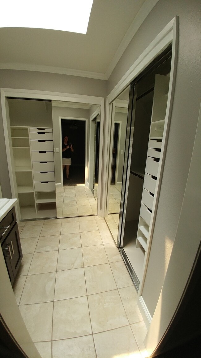 Building Photo - 552 Cimarron Dr