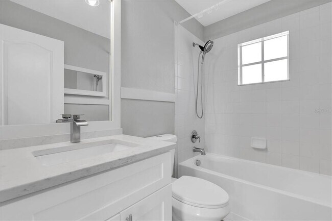 Building Photo - 1015 Windton Oak Dr