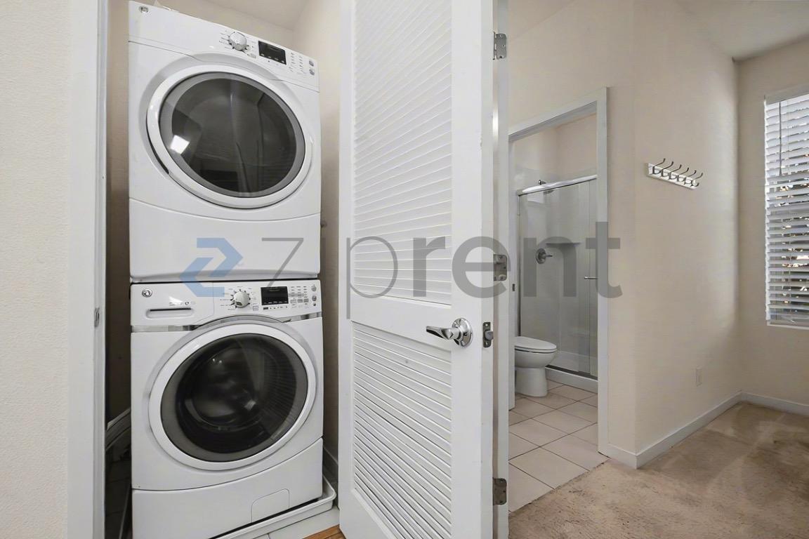 Building Photo - 450 Crate Ave