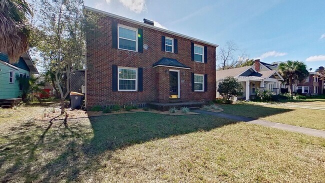 Building Photo - Cozy Upstairs Retreat in Prime San Marco Location!