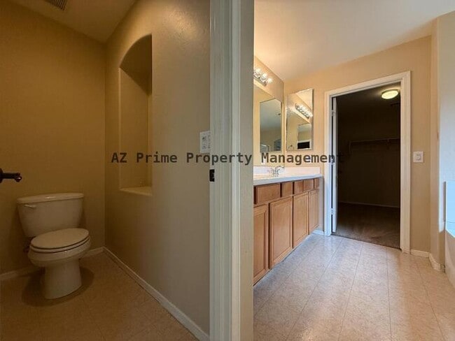 Building Photo - 17647 W Rimrock St