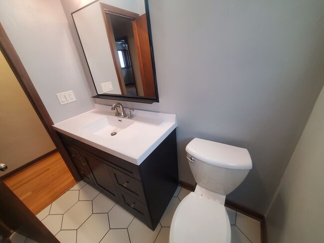 Building Photo - 3 Bedroom Single Family Ranch Home