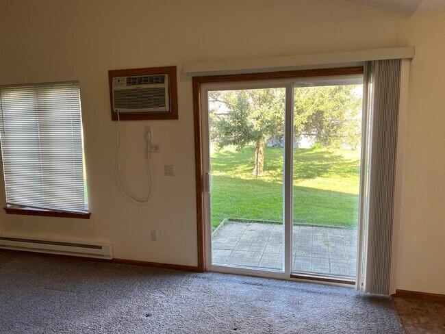 Building Photo - 1105 Heritage Ct