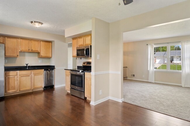 Building Photo - 12506 Liveoak Dr