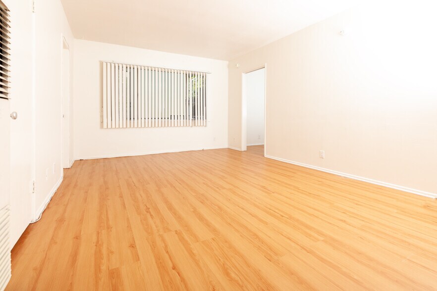 Building Photo - 669 Levering Ave