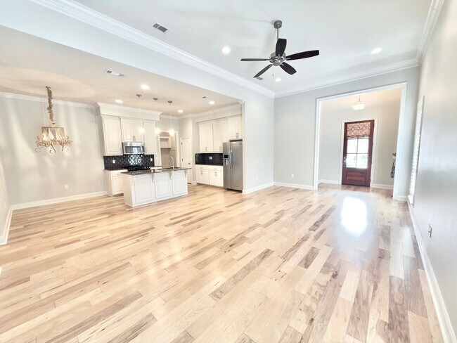 Building Photo - 7704 Ibiza Dr