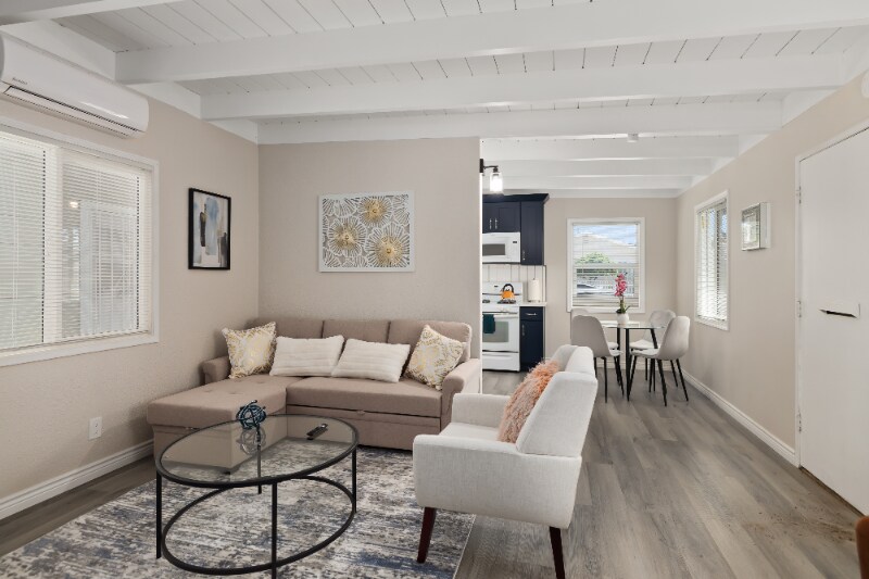 Building Photo - 281 E Pleasant St