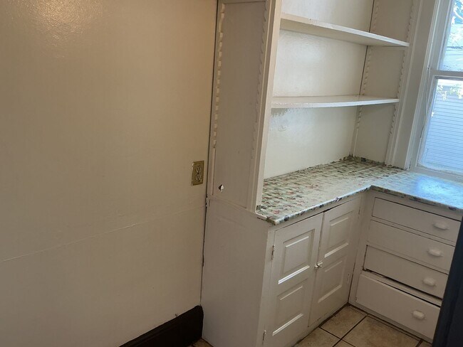 Building Photo - 800-802 S 32nd St