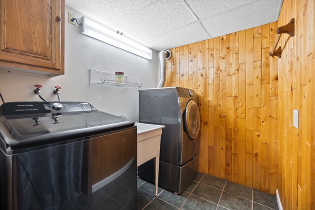 Building Photo - 16131 Black Bear Dr
