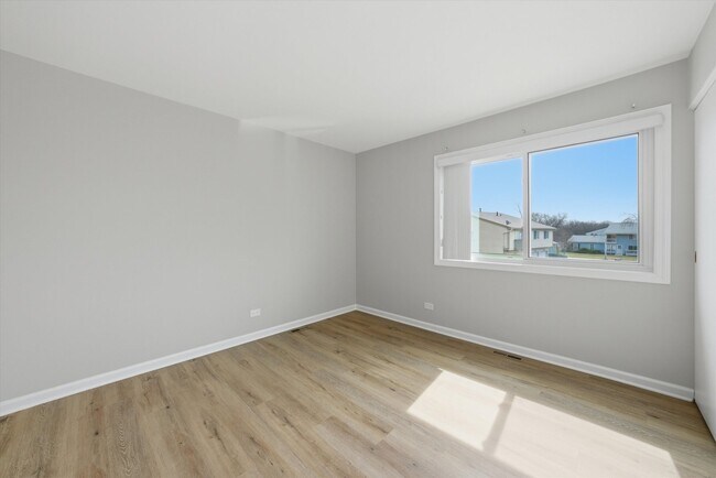 Building Photo - 238 Algonquin Ct