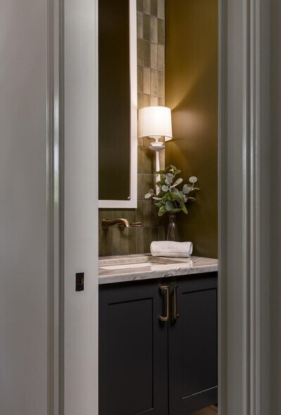 Building Photo - 4224 Granny White Pike