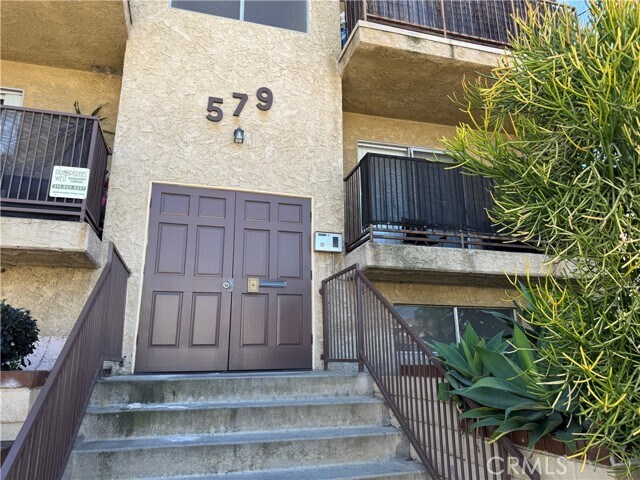 Building Photo - 579 W 14th St