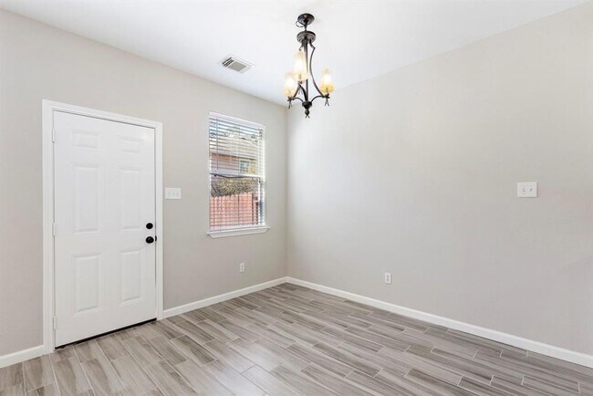 Building Photo - 79 Blue Creek Pl