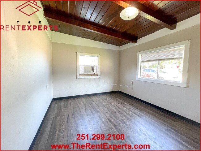 Building Photo - 226 Hildersheim Dr