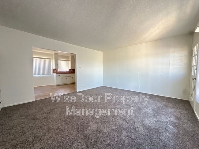 Building Photo - 1105 Beach St