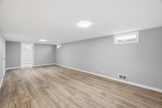 Building Photo - 14516 E Mallon Ave