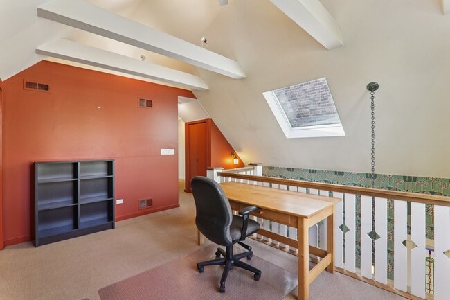 Building Photo - 1027 W Newport Ave