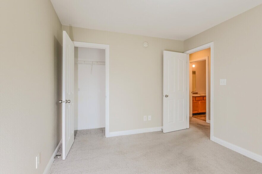 Building Photo - 1089 Torino Ln