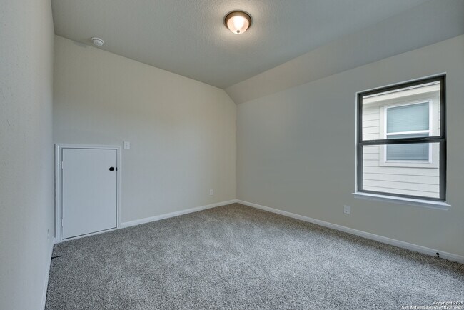 Building Photo - 9007 Shady Mountain