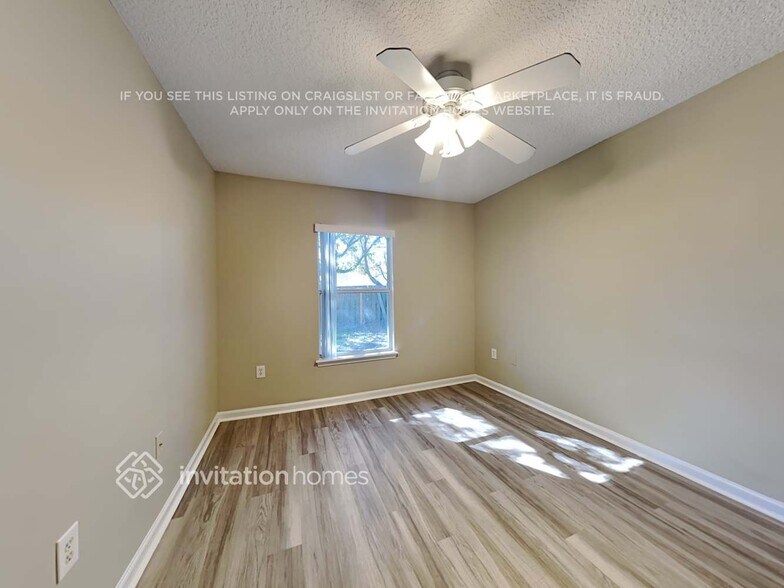 Building Photo - 1433 Woodland View Dr