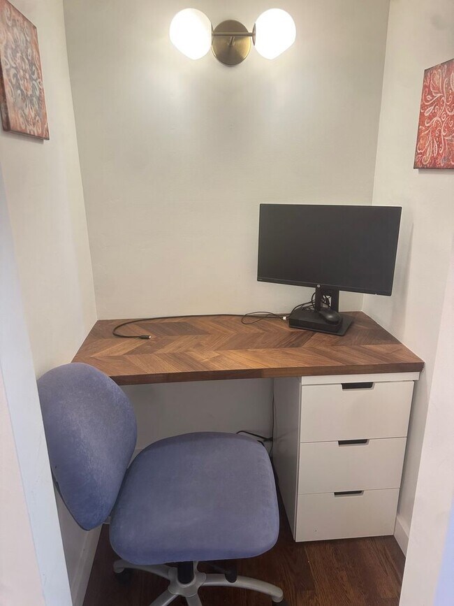 Building Photo - Sugai Aliakbar