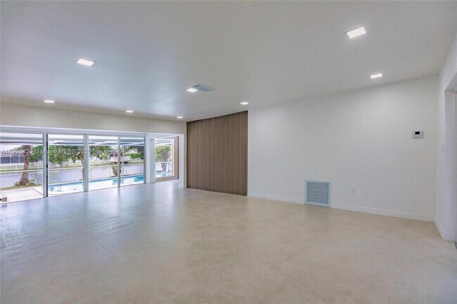 Building Photo - 10760 NW 29th Manor