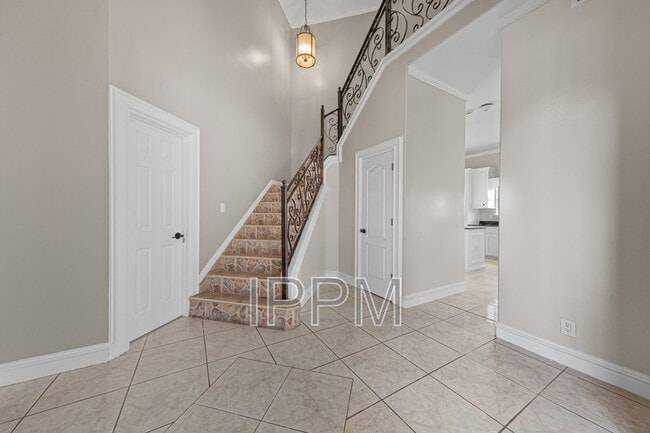 Building Photo - 5601 Wild Persimmon