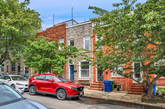 Building Photo - 813 S Port St