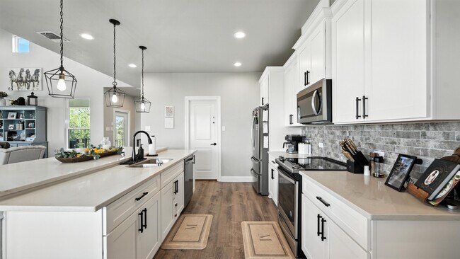 Building Photo - 2330 Sunset Ridge