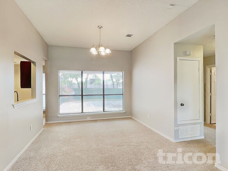 Building Photo - 8002 Meadowlark Ln