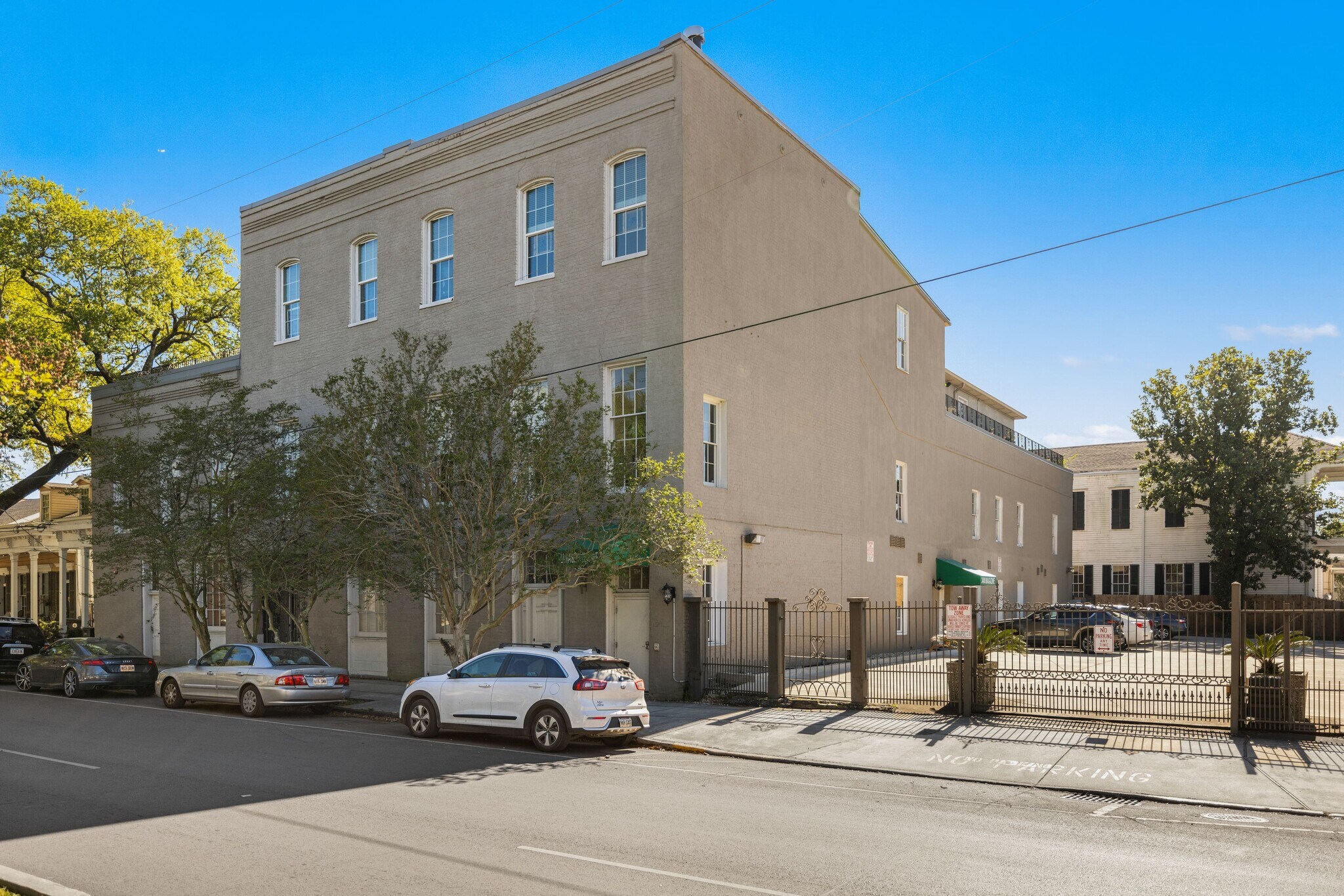 Exterior - 3400 Magazine St