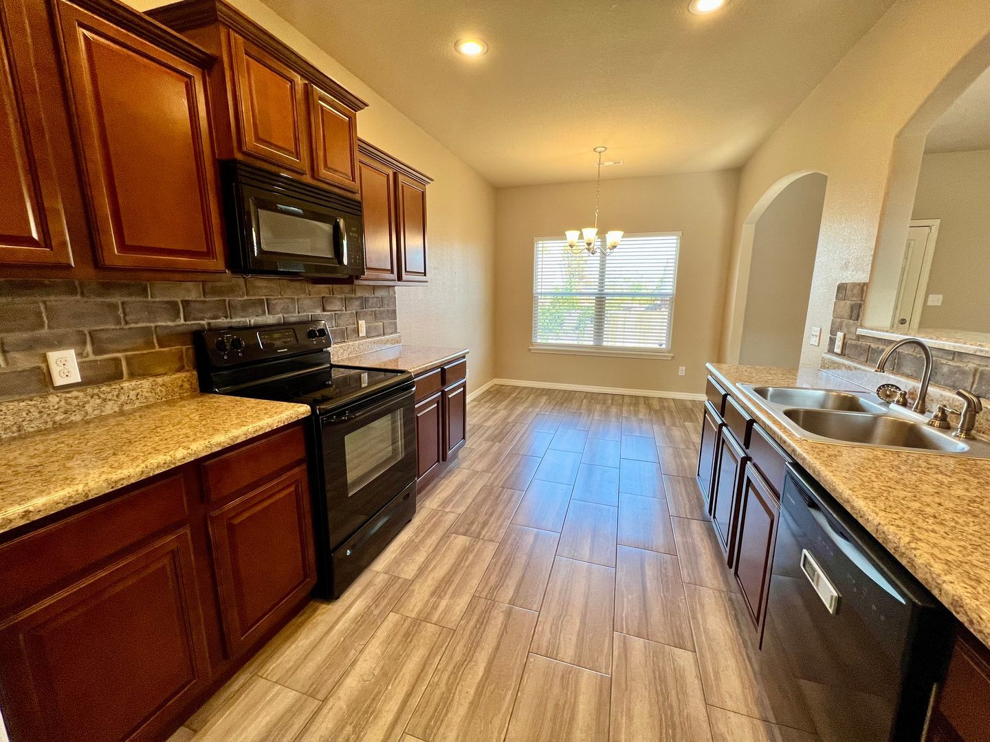 Building Photo - 615 Ridge Point Dr