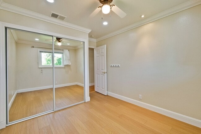 Building Photo - Turnkey Home with Natural Light & Upgrades...