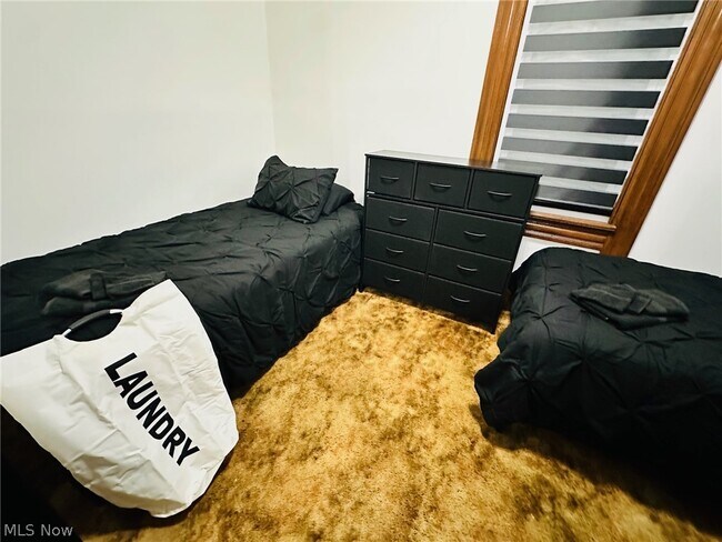 Building Photo - 1419 E 47th St