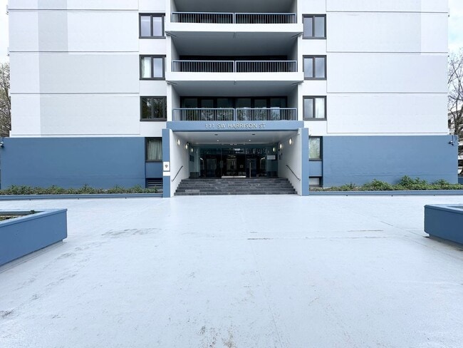 Building Photo - Newly Remodeled 1 bed 1 bath Condo in Down...